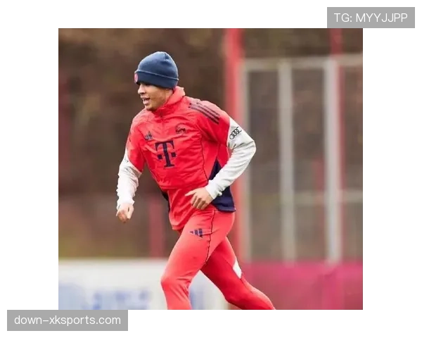 特写：穆西亚拉中场抢断后一条龙突进，助攻凯恩打破僵局